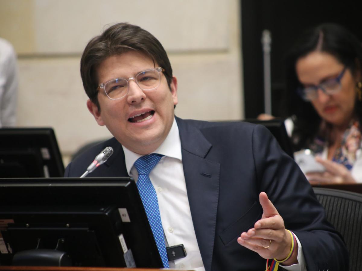 Parte médico: Miguel Uribe presenta leve mejoría, pero continúa con pronóstico neurológico reservado