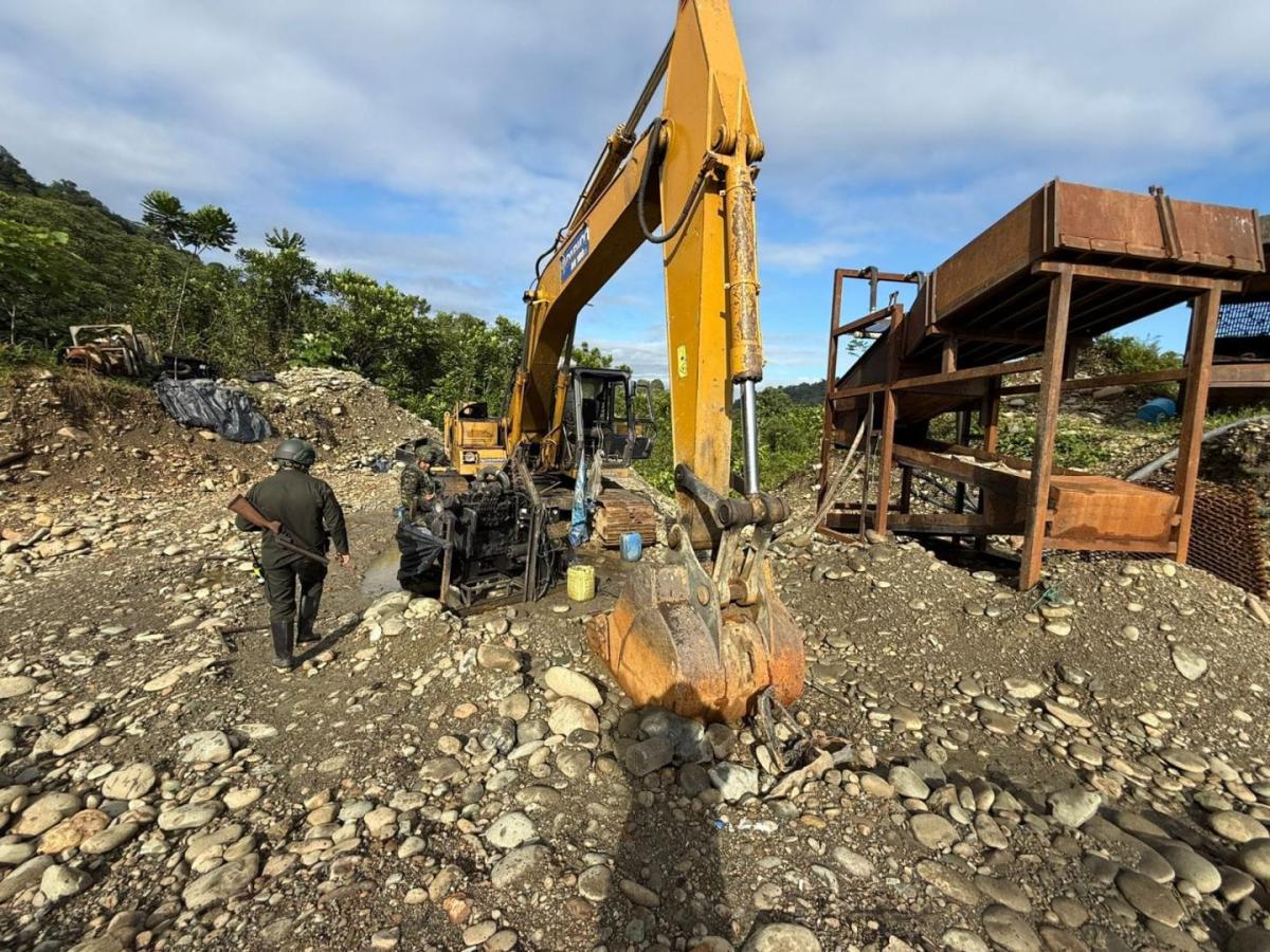 Buenaventura: Golpe a la minería ilegal que extraía oro y financiaba grupo armado