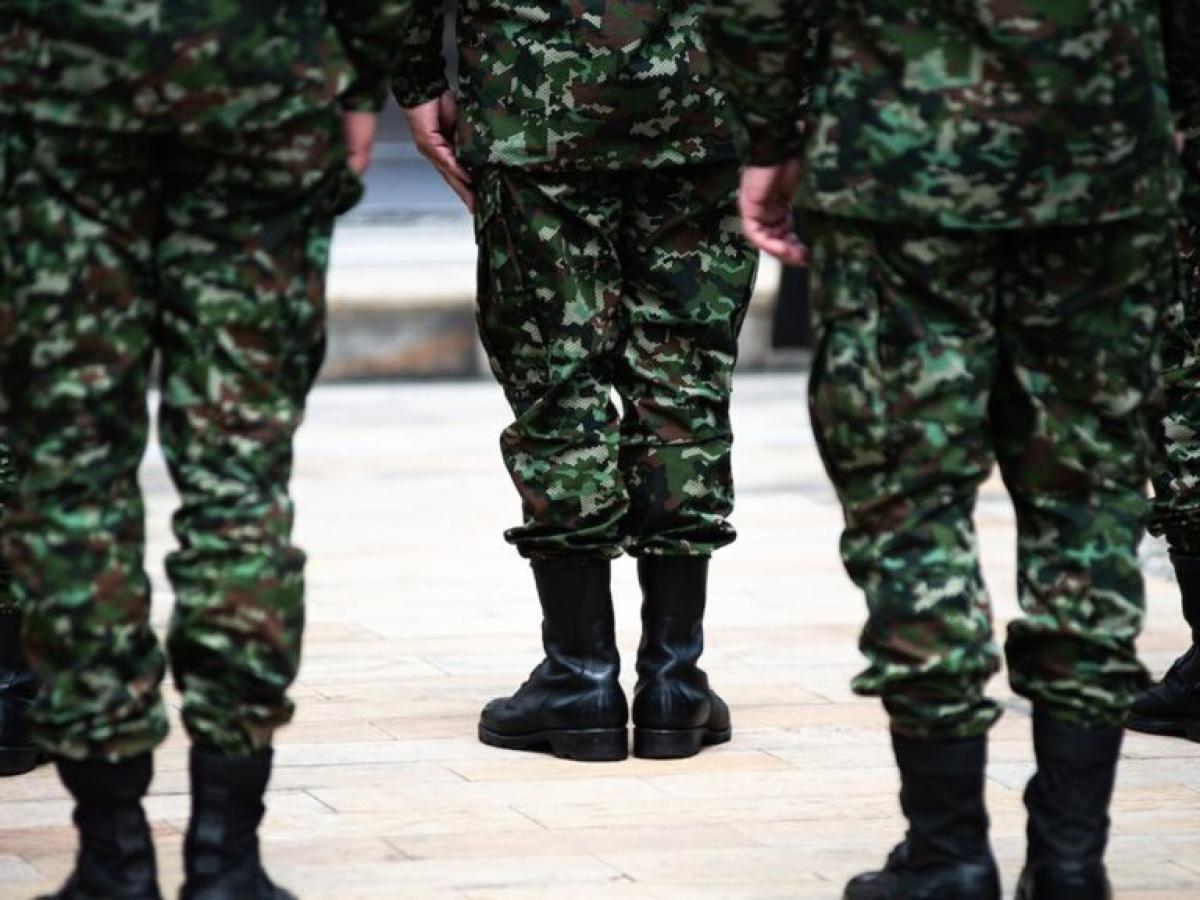 Petro decreta aumento salarial para Fuerza Pública en Colombia