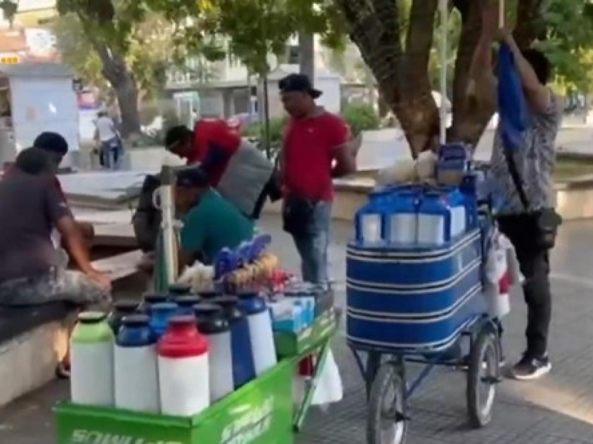 Indígenas zenú venden tintos en Córdoba para sobrevivir