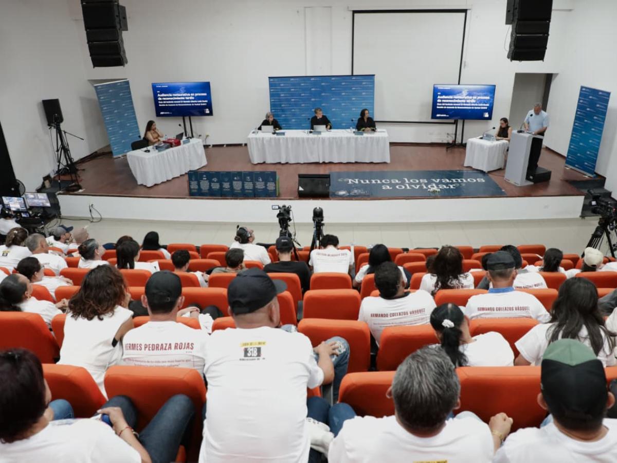 Exmilitar aceptó su responsabilidad en ejecuciones extrajudiciales, mientras familias resaltaron el valor del proceso para sanar, exigir justicia y reconstruir memoria.