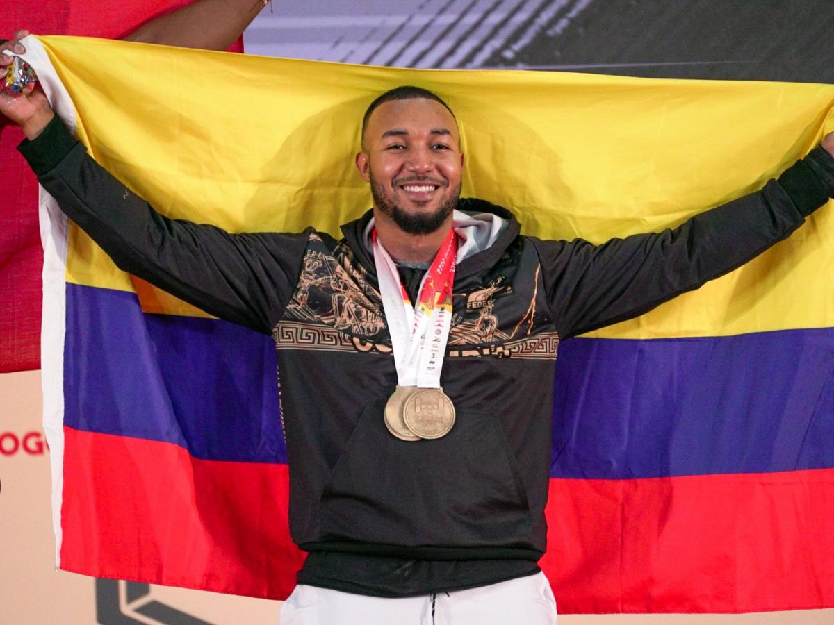 Tres medallas de bronce para Jhon Esneider Moreno | Mundial de Pesas