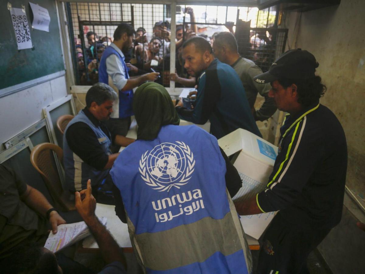 La operación de la Agencia de las Naciones Unidas para los Refugiados que salvó el archivo histórico de los palestinos