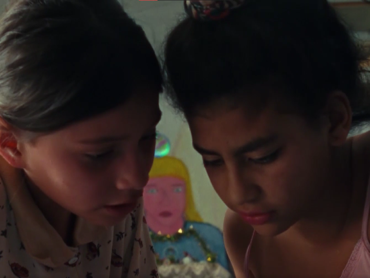 Un cuento navideño inspiró la icónica película 'La vendedora de rosas', ¿de cuál se trata?