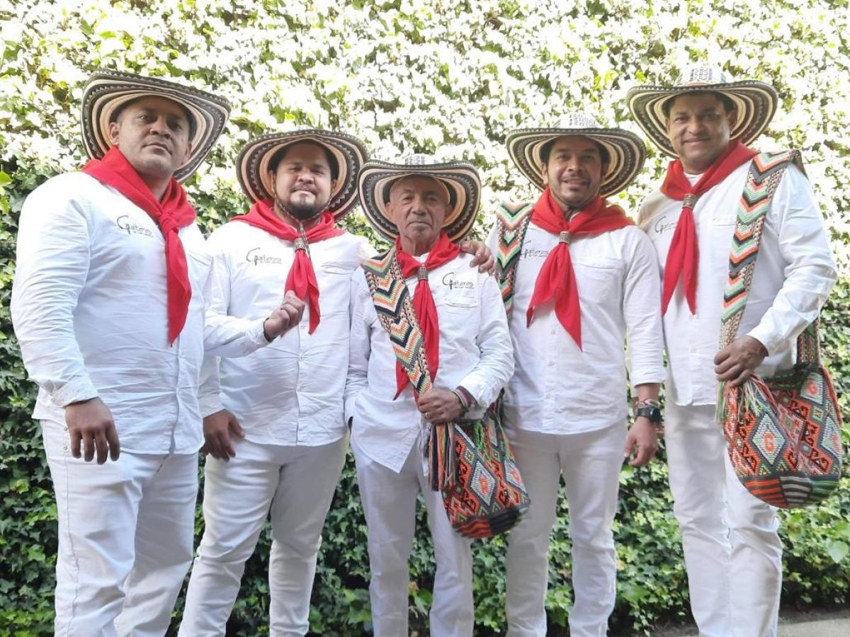 Estreno musical Adriana Lucía y los Gaiteros de San Jacinto