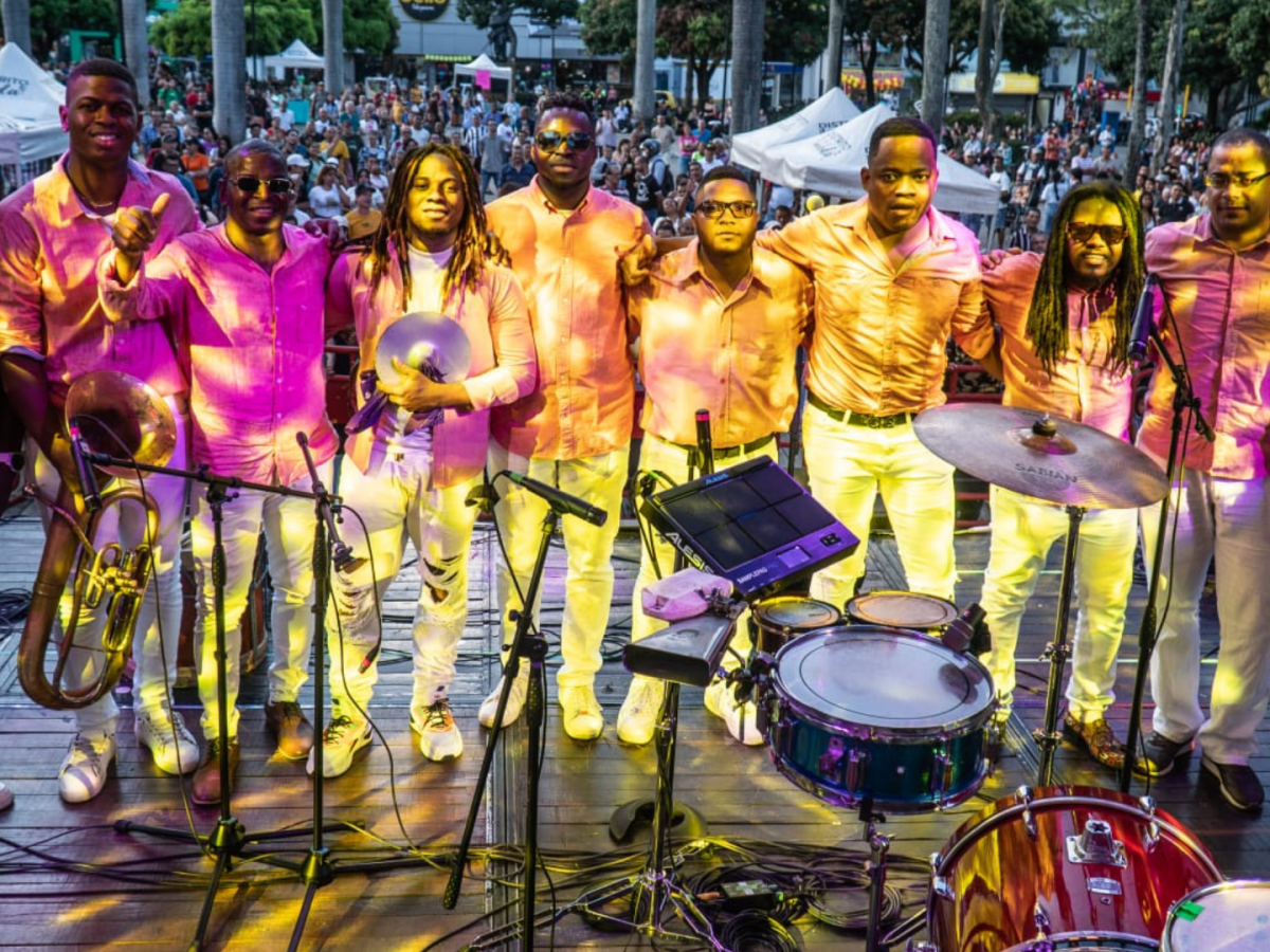 Demo de la Semana Radio Nacional: Ajústala