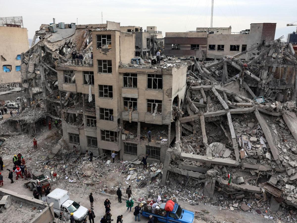 La ONU informó que millones de personas han abandonado sus hogares desde finales de febrero. Muchas familias se desplazan hacia el norte y zonas rurales mientras continúan las hostilidades.