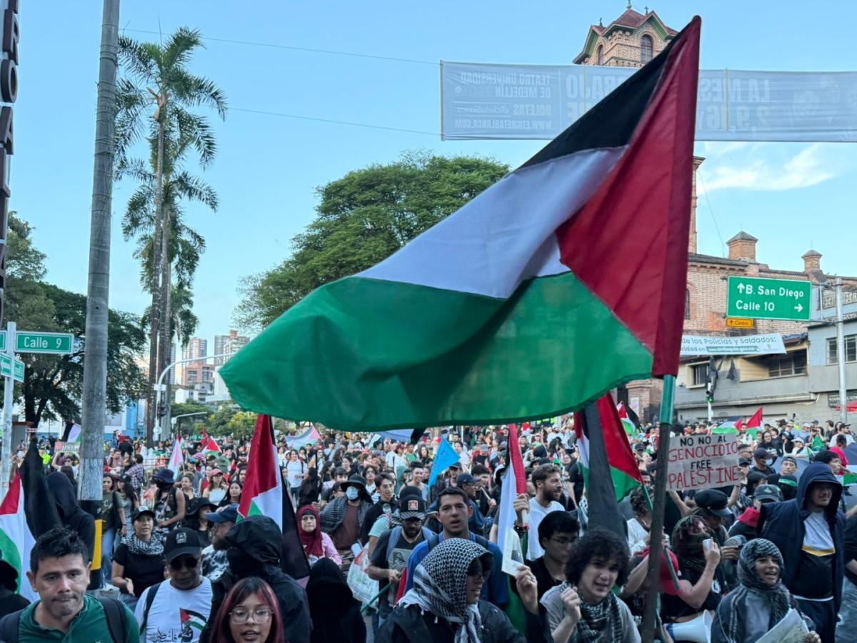 Denuncian agresión de gestores de convivencia en Medellín durante marcha por Palestina