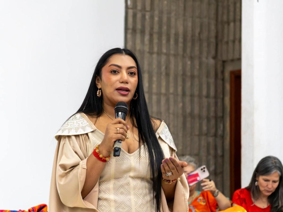 Denuncia a empresa de agua ESEPGUA: Martha Peralta 