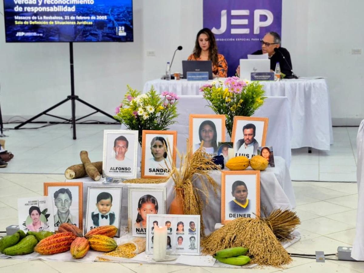 Masacre de La Resbalosa Apartadó 2005