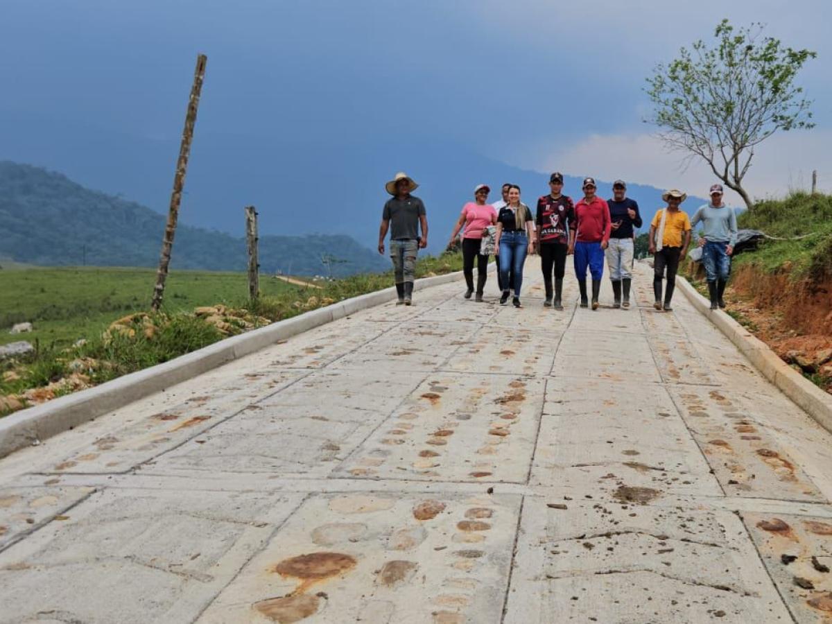Mejoramiento de vías terciarias Caquetá