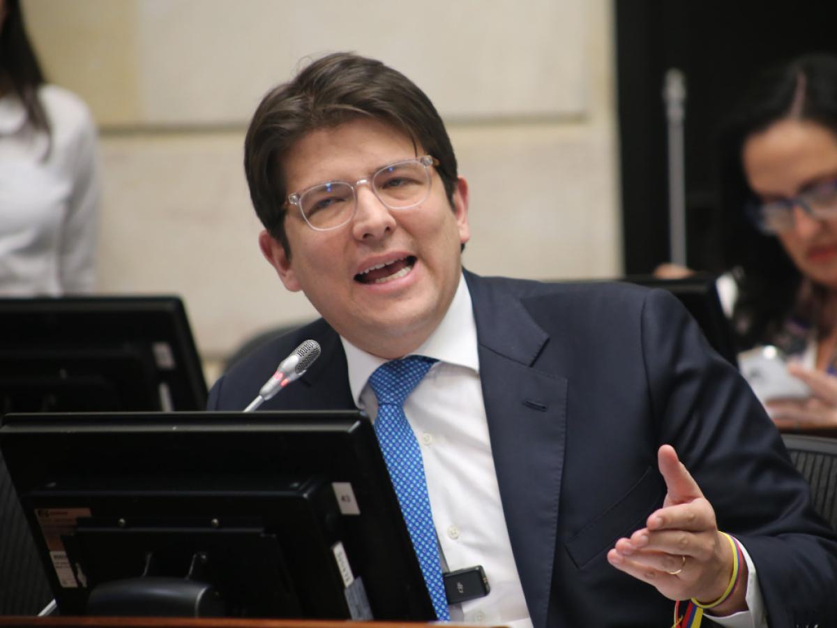 Quién reemplaza a Miguel Uribe Turbay en el Senado: María Angélica Guerra