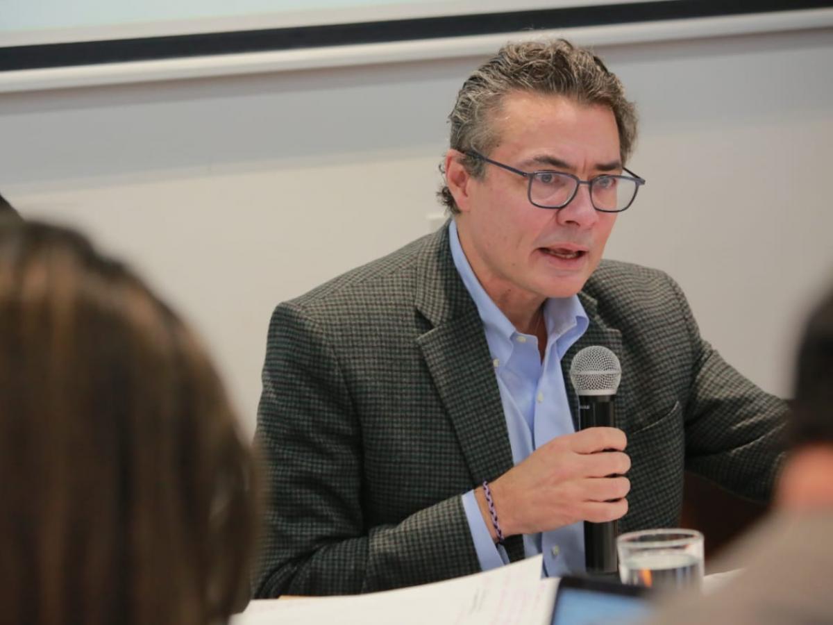 Ministro Alejandro Gaviria confirmó que tiene Covid-19