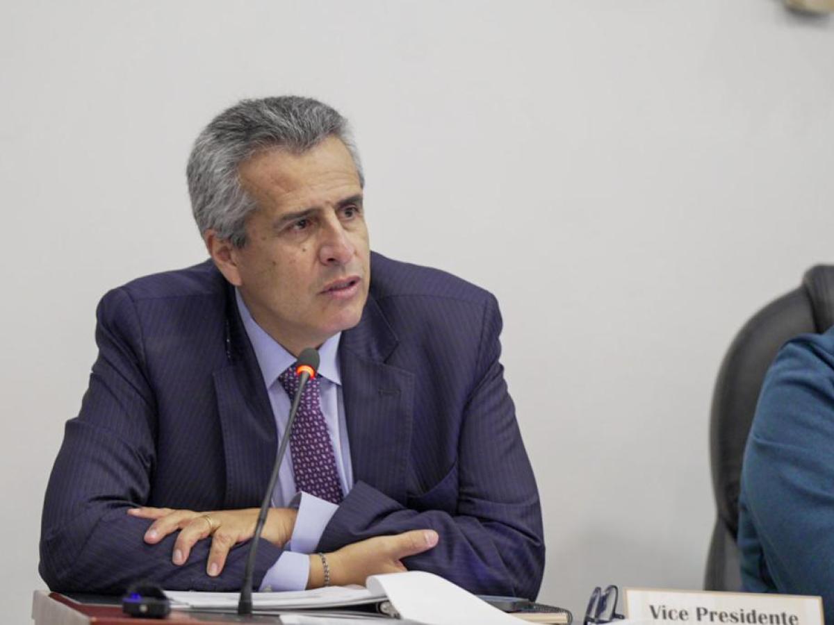 Ministro Velasco advierte de acciones violentas por Emc