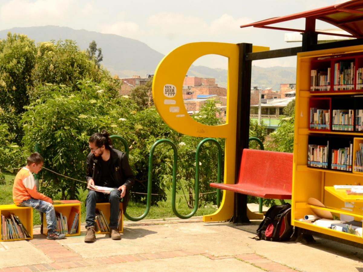 Biblored abre convocatoria para realizar programas en su emisora digital LEO Radio