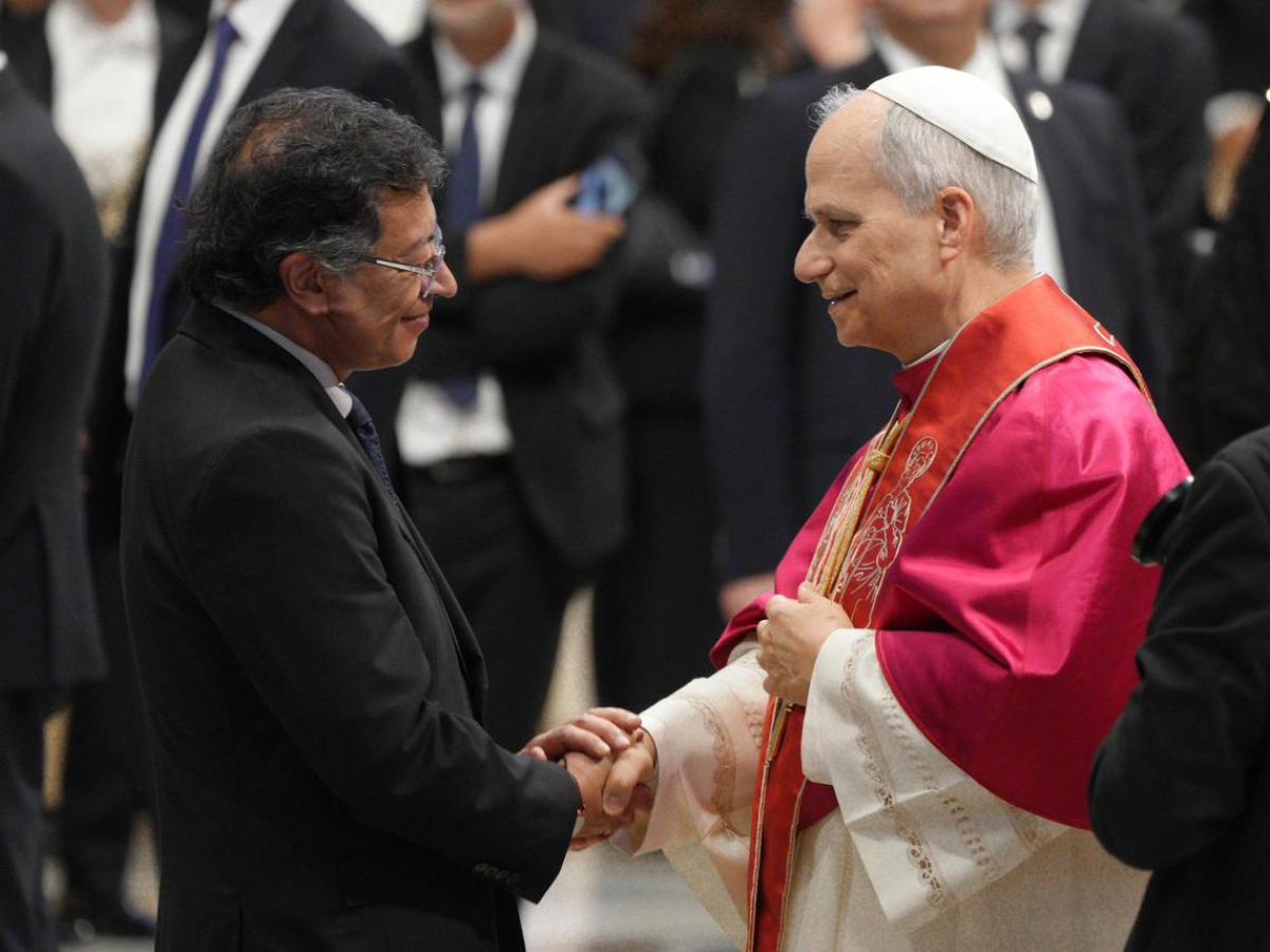 Presidente Petro y papa León XIV 