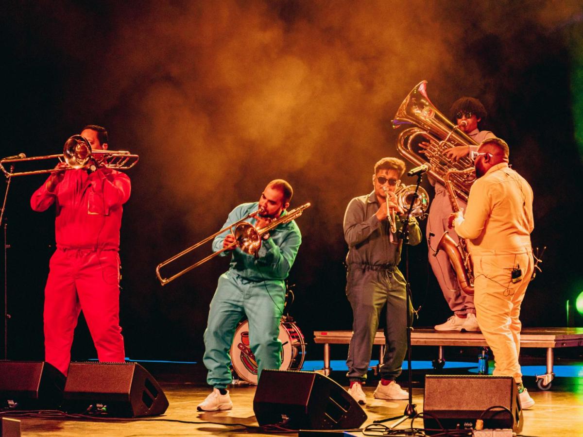 Papayebrass culmina exitosa gira europea