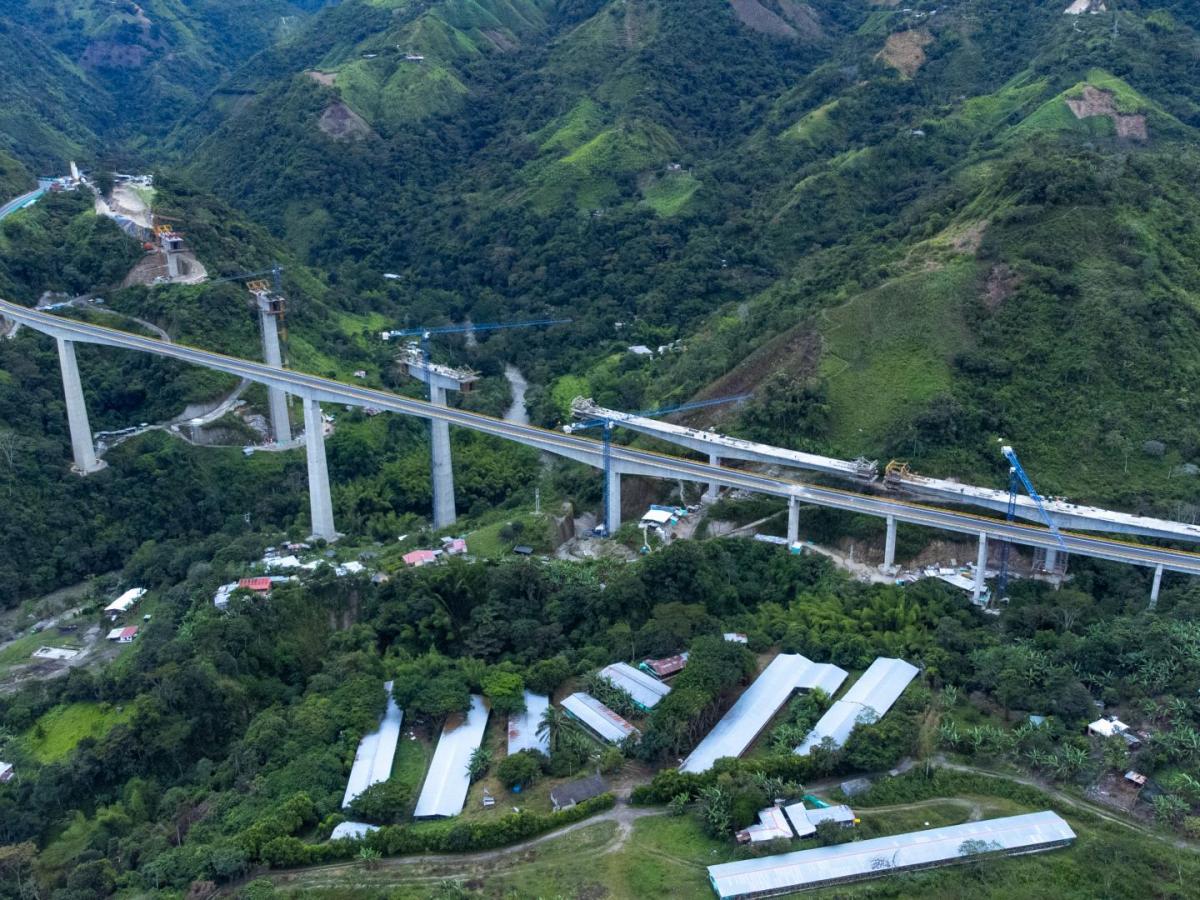 Cierre de la vía Cajamarca - Calarcá