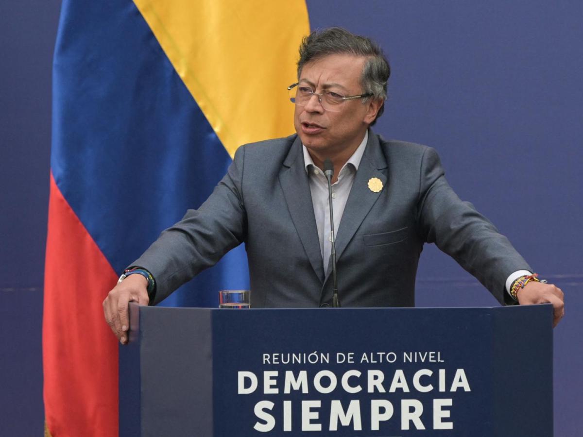 Presidente Petro defendió los cambios en los requisitos para ser embajador