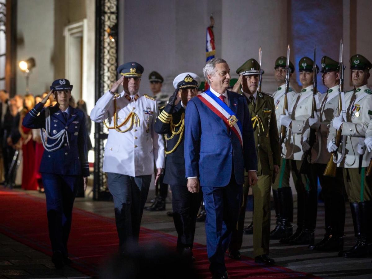 Petro cuestiona corredor humanitario de Kast y advierte riesgos para migrantes colombianos