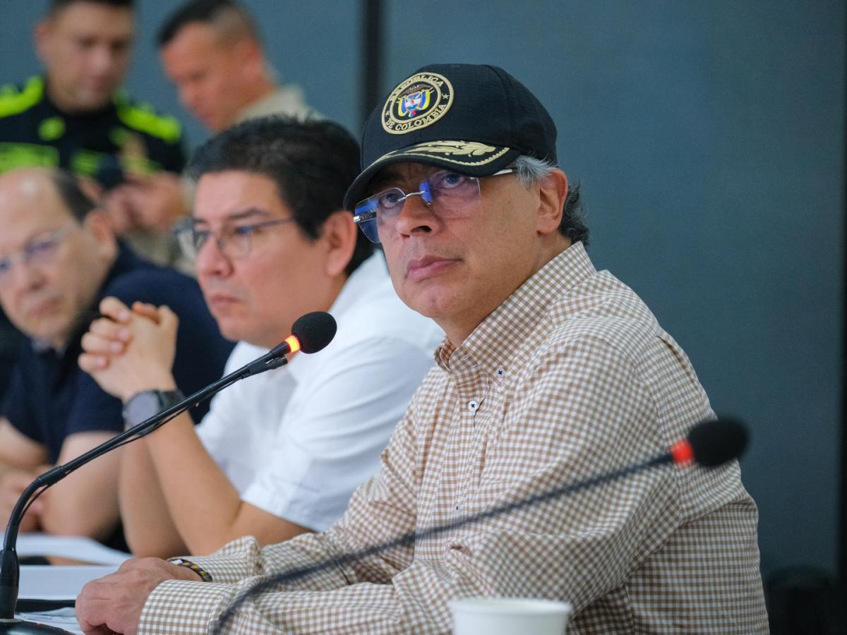 Petro alerta por planes para atentar contra su vida