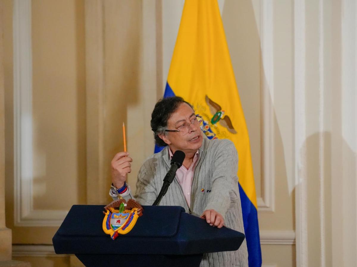 Petro cuestiona la independencia del Banco de la República por vínculo con comité político de Paloma Valencia