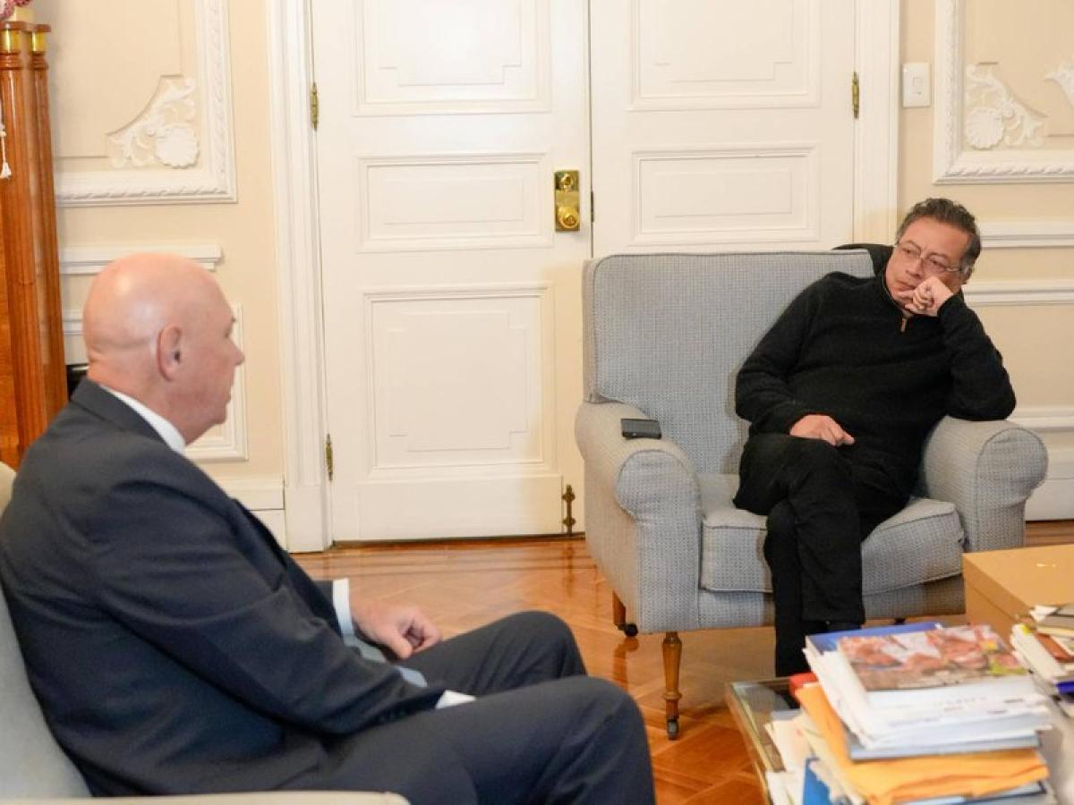 Petro se refiere a su reunión con  John McNamara