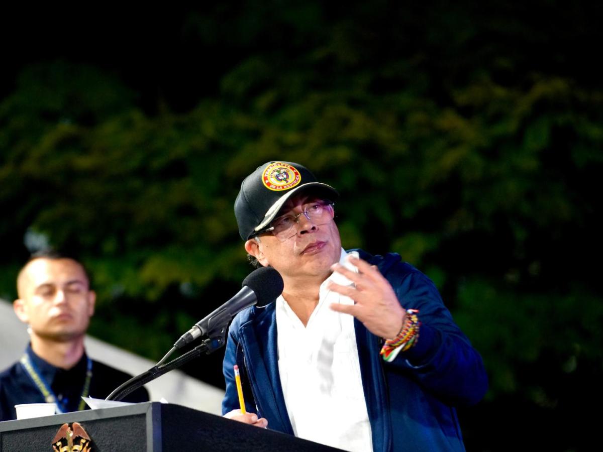 El primer mandatario volvió a cuesitonar decisiones del Banco de la República y señaló intereses políticos, que representaría Carrasquilla, tras advertencias sobre crisis económica en el país. 