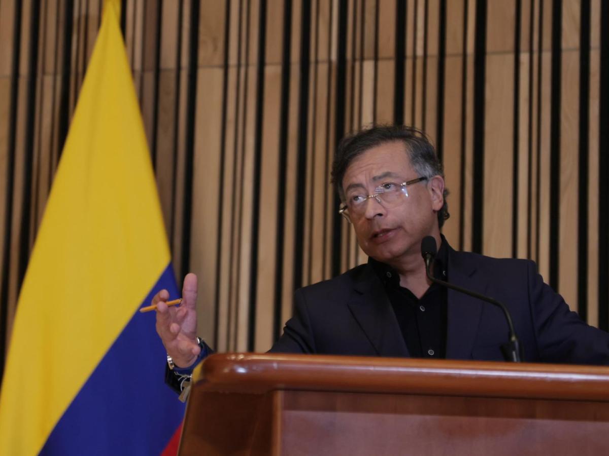 Presidente Petro cuestiona manejo de represas y ordena investigación