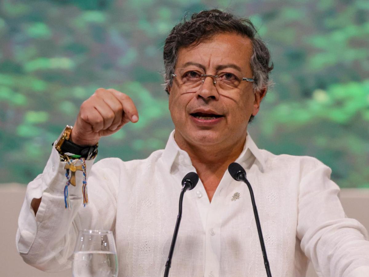 Presidente Petro denuncia intento de censura ante alertas por posible fraude electoral