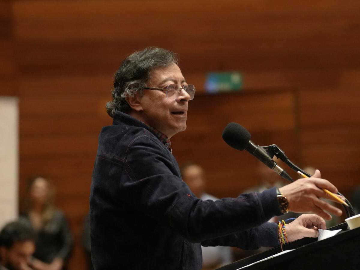 Presidente Petro responde a críticas por su postura sobre tasas de interés