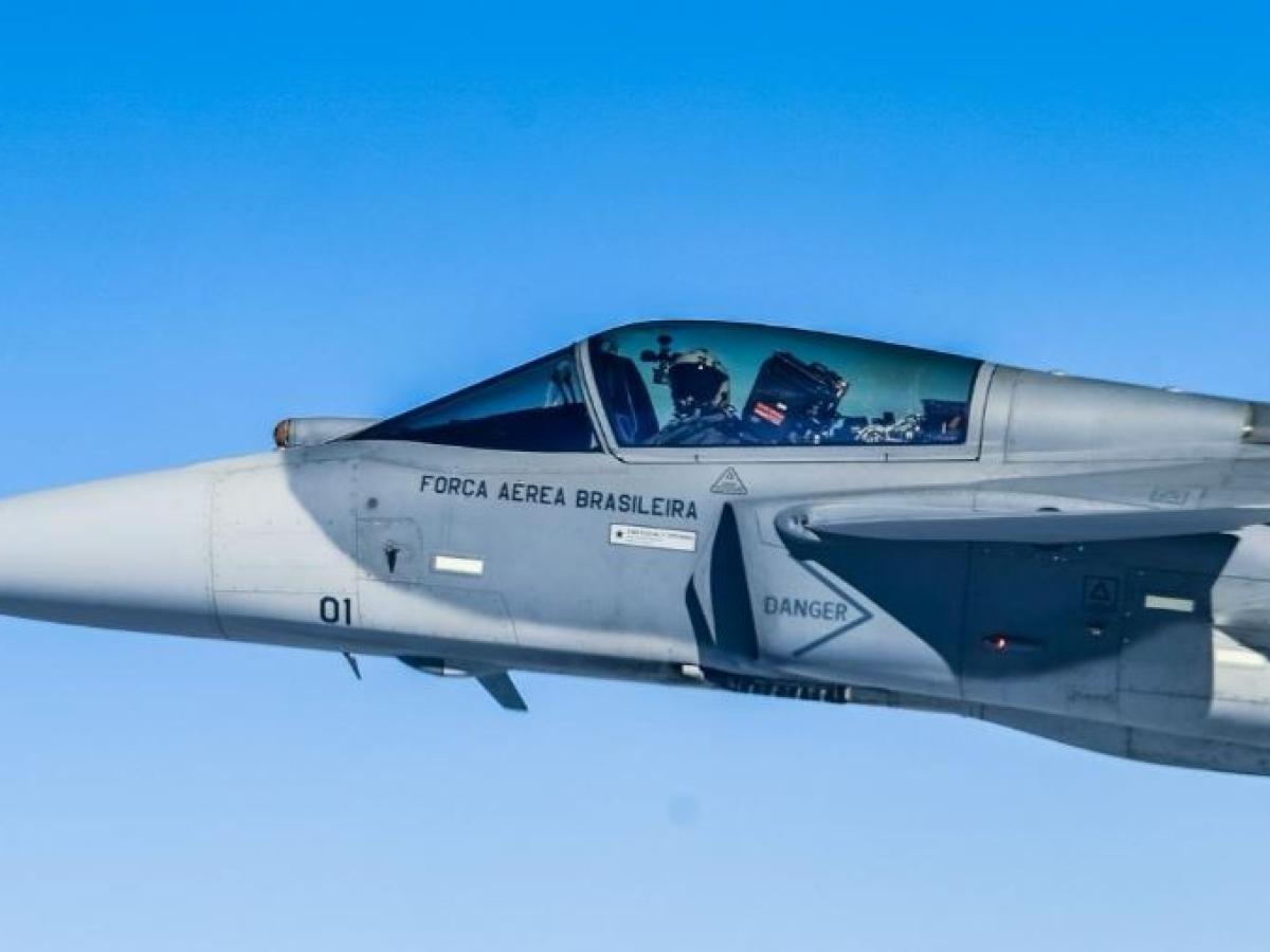 Primer avión avión ensamblado en América Latina, Brasil 