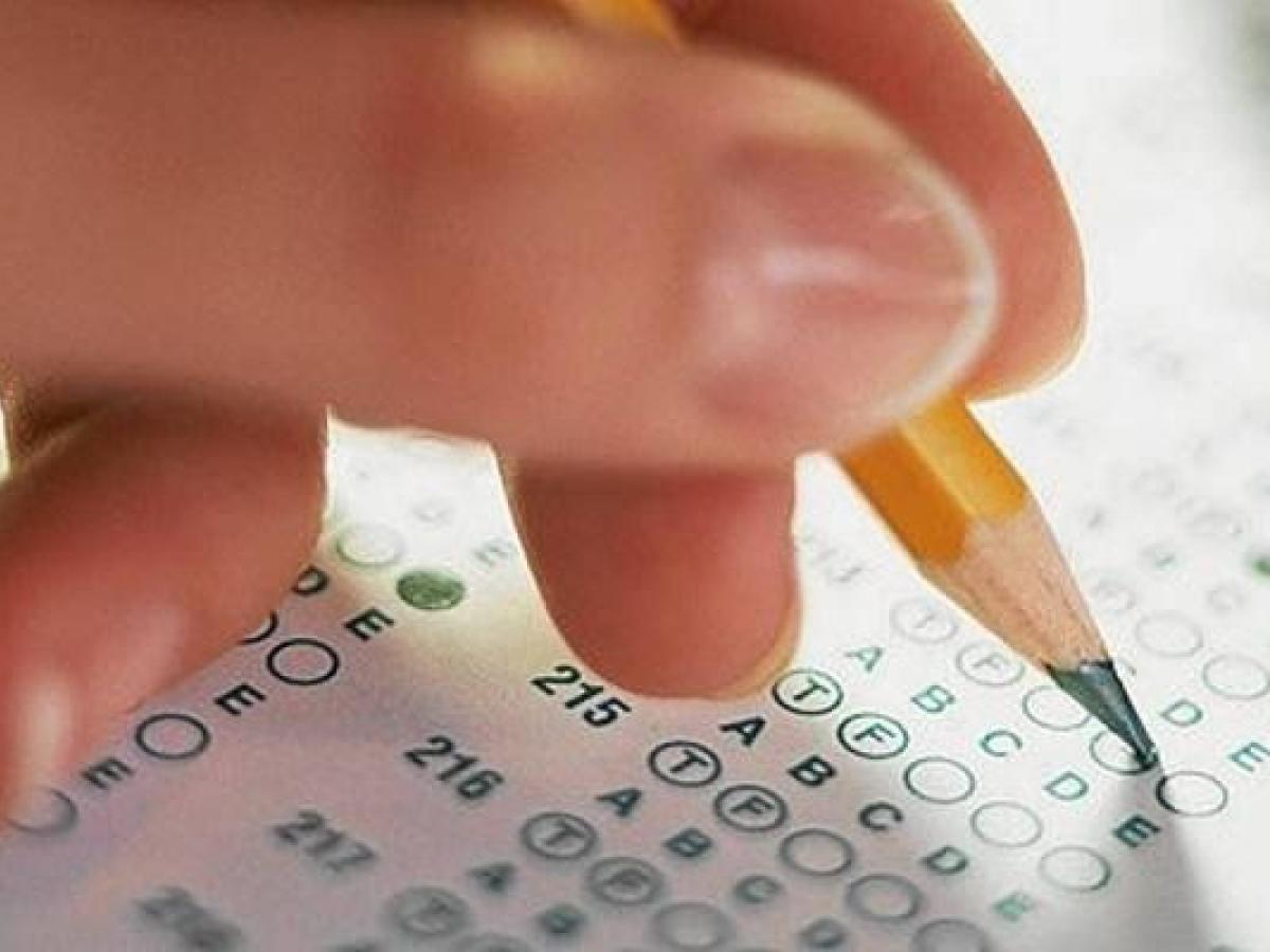 La convocatoria está dirigida a estudiantes que hayan cursado al menos el 75% de sus créditos académicos y presentarán el examen el 6 de septiembre, requisito obligatorio para obtener el título de educación superior.