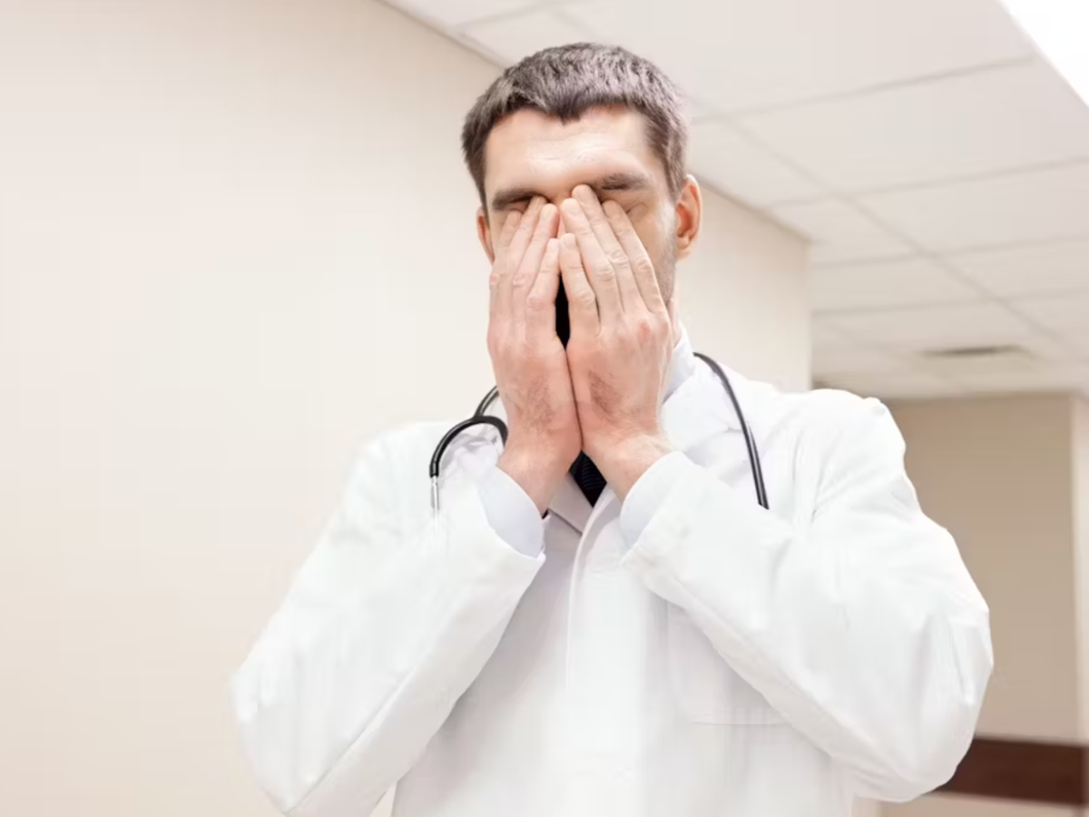 Los psicólogos y los psiquiatras también lloran: las segundas víctimas tras el suicidio de un paciente