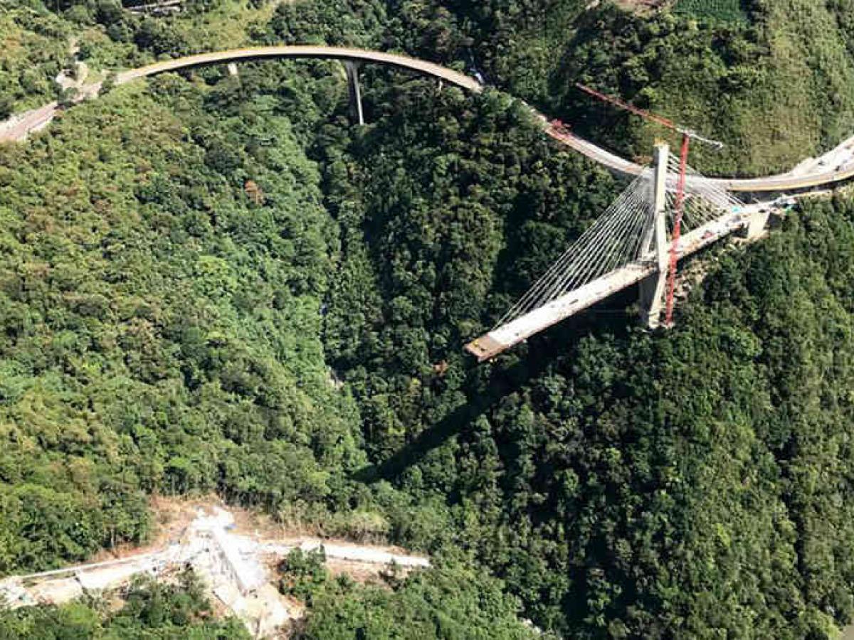 Los dos megaproyectos de infraestructura fallidos de Sarmiento Angulo en Colombia
