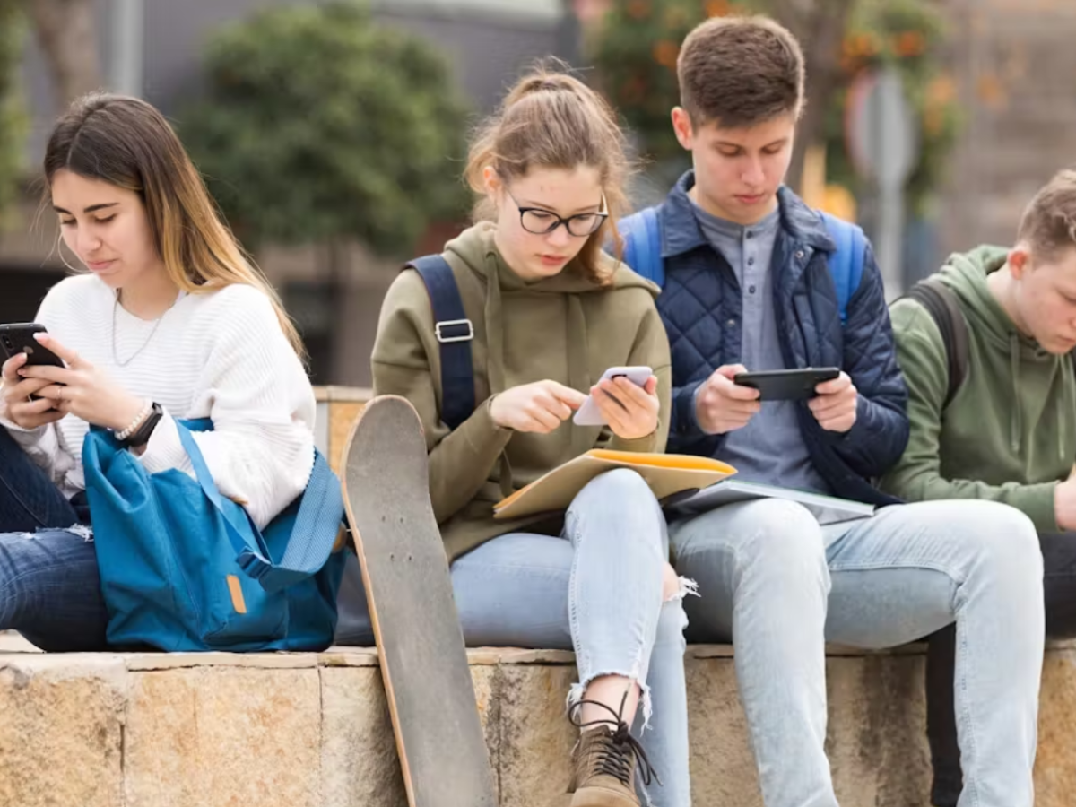 Las redes sociales secuestran nuestra atención y nos resignamos a ello