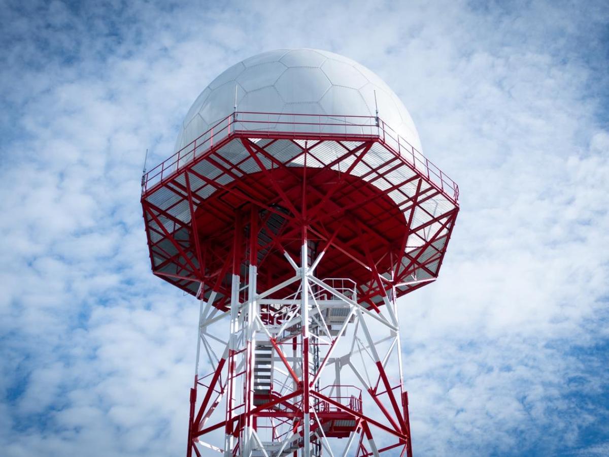 Radar 3D entra en operación en Leticia para control aéreo