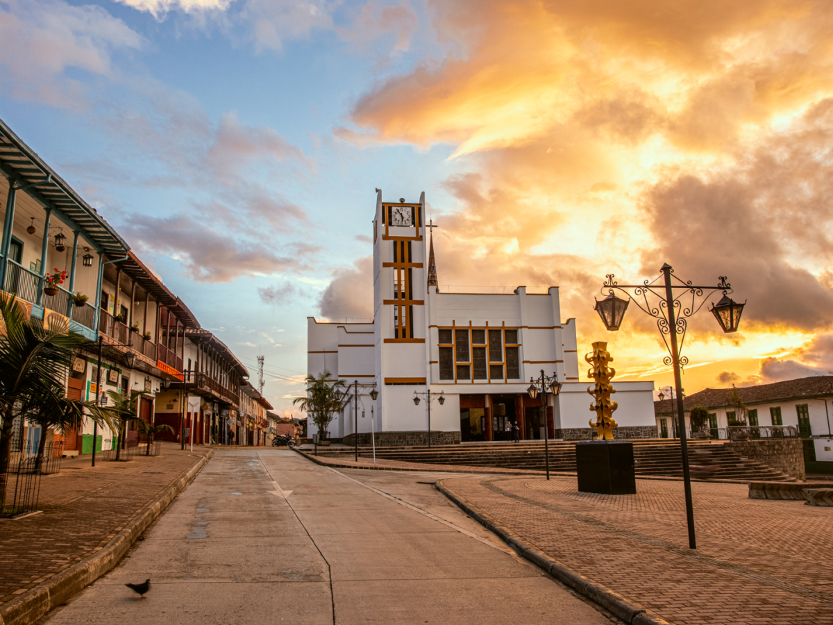 El municipio de Sonsón, ubicado en el oriente de Antioquia, es reconocido como uno de los principales referentes de la colonización antioqueña y por su riqueza cultural.  