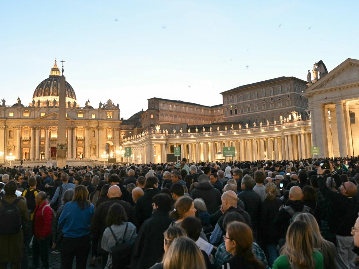 Papa Francisco es homenajeado en la Basílica de San Pedro