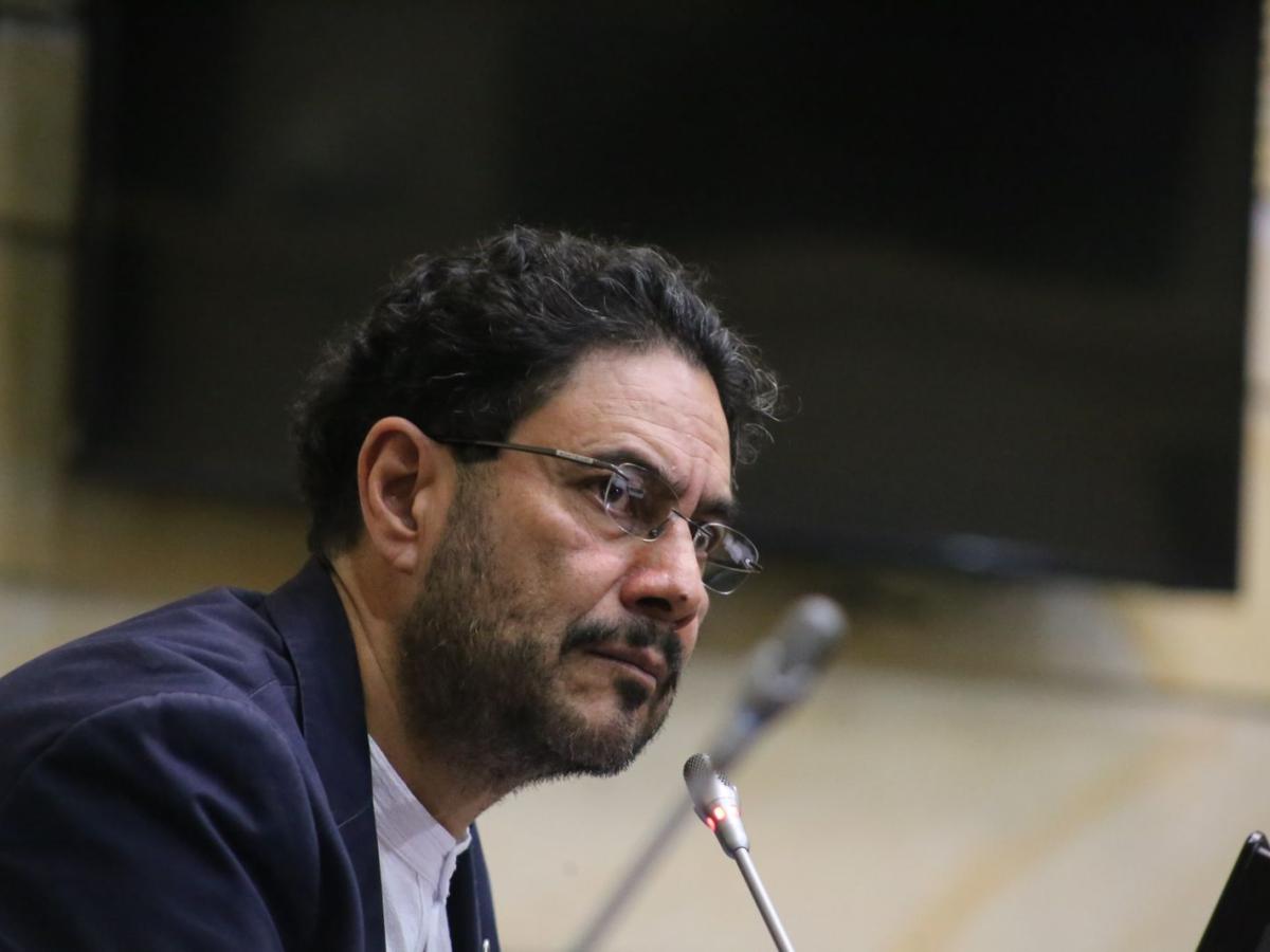 Senador Iván Cepeda denuncia campaña sucia en su contra