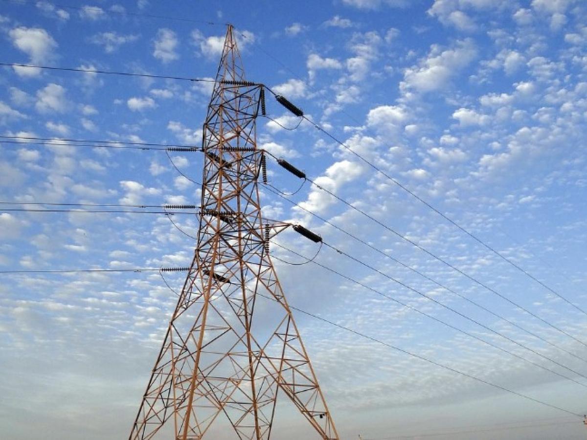 Colombia suspende exportaciones de energía a Ecuador