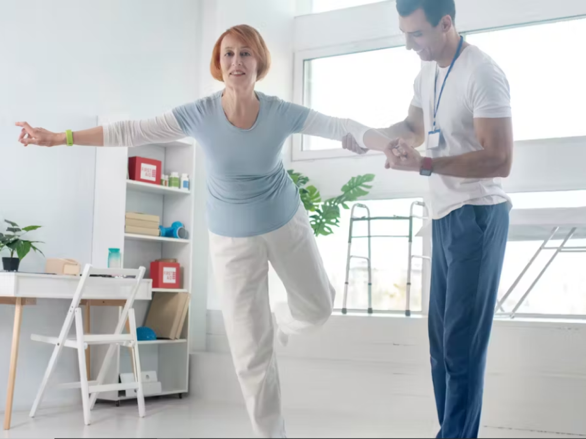 ¿Cuánto puede aguantar sobre una pierna? El sencillo test que evalúa nuestro envejecimiento neuromuscular