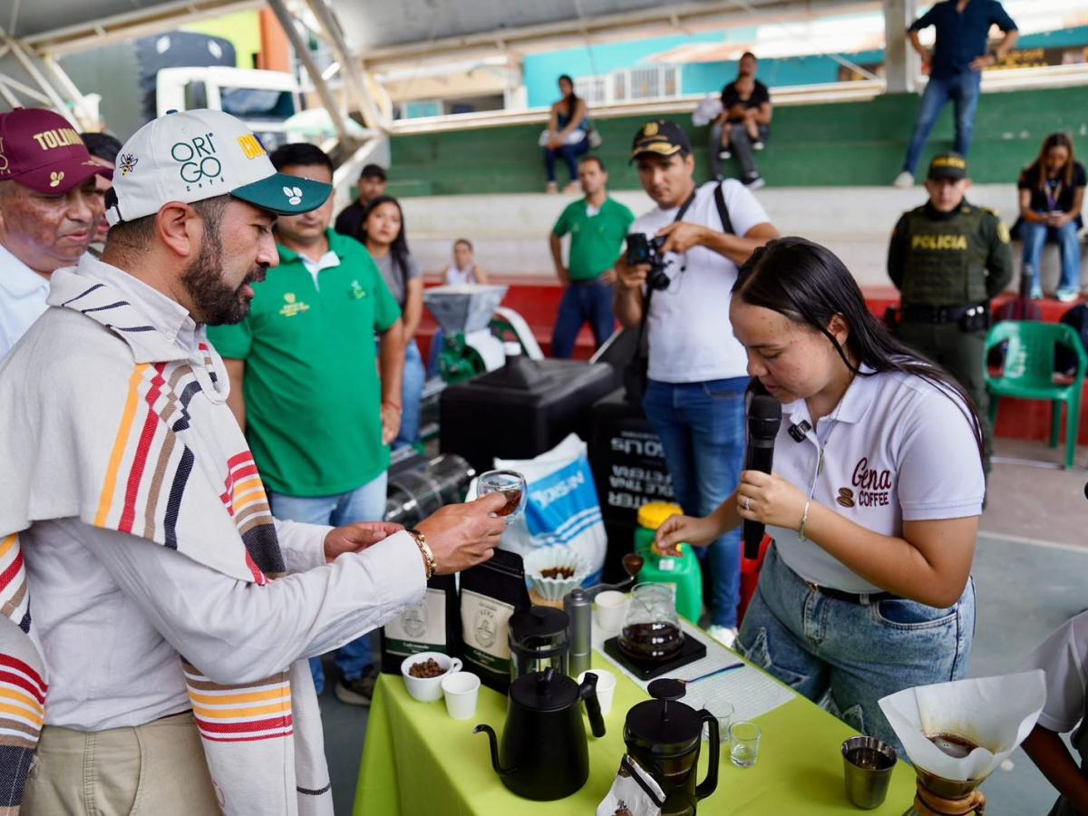 Gobierno invierte más de $3.500 millones para fortalecer la producción cafetera liderada por mujeres en Tolima
