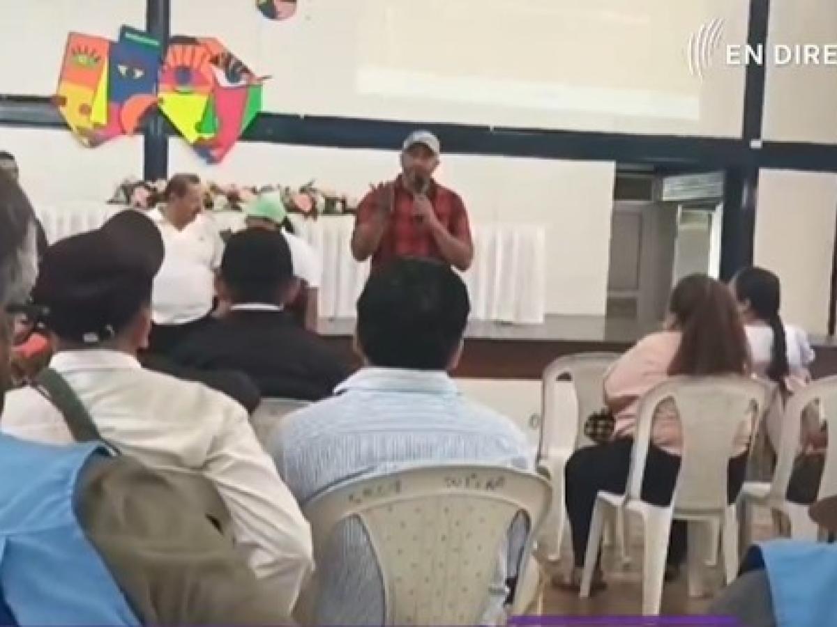 Comunidad de municipios del Tolima reunidos en Chaparral