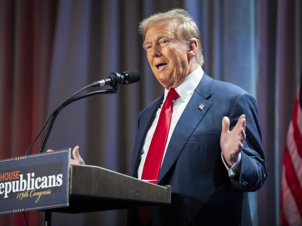 Trump agilizará trámites medio ambientales  