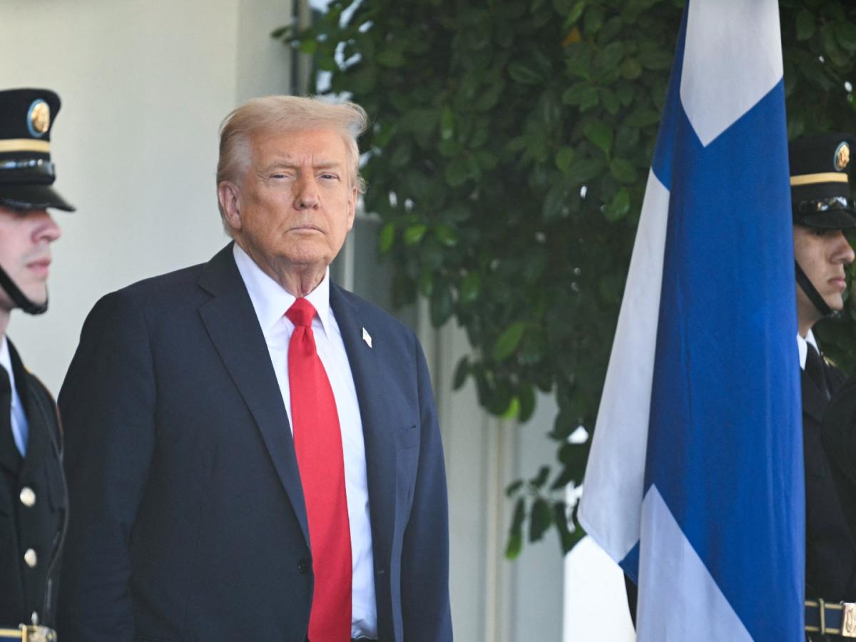 Estados Unidos anunció aranceles adicionales del 100% contra China