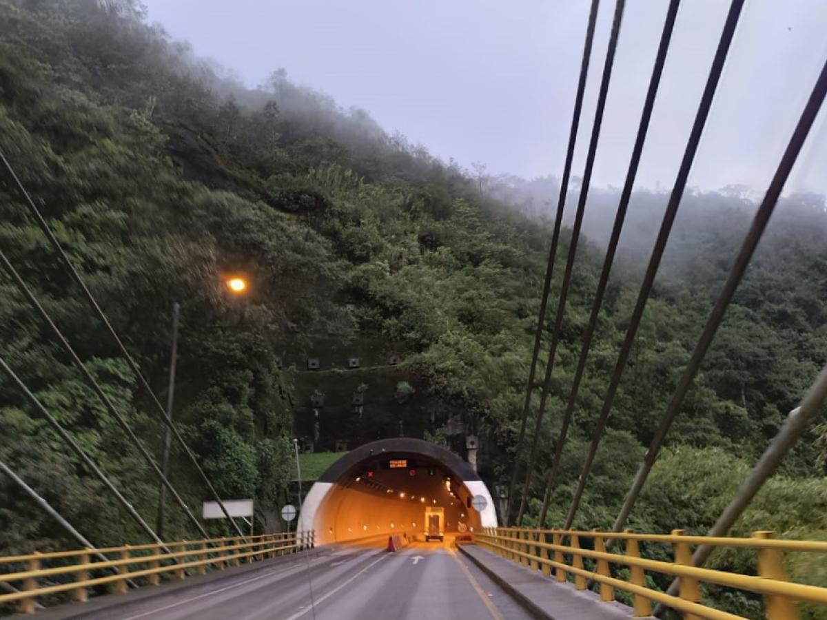 Conozca las restricciones que presentará la vía Bogotá Villavicencio en este Puente festivo. 