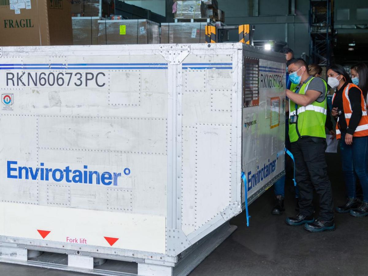 Covid-19: arriba nuevo lote de 139.800 vacunas de Astrazeneca a Colombia