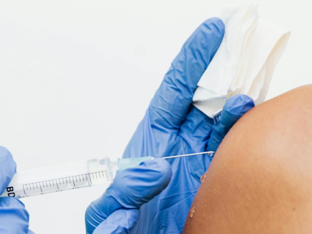 Viajes en Semana Santa: MinSalud advierte sobre fiebre amarilla y sarampión