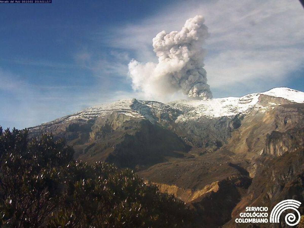 Nevado del Ruiz en alerta naranja: aumenta fracturamiento de roca